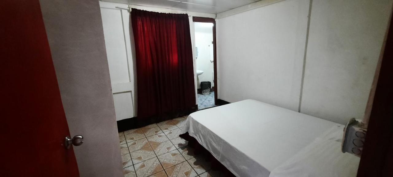 Tropical Dreams Hostel South End Esterno foto